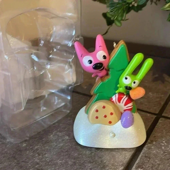 Hoops & Yoyo Keepsake Ornament - Picture 3 of 8